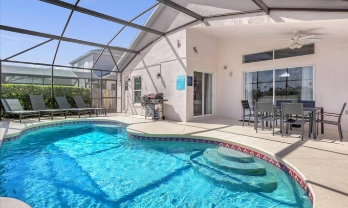Lake Berkley House | 3 Bedrooms S/Lake Berkley Home by RedAwning