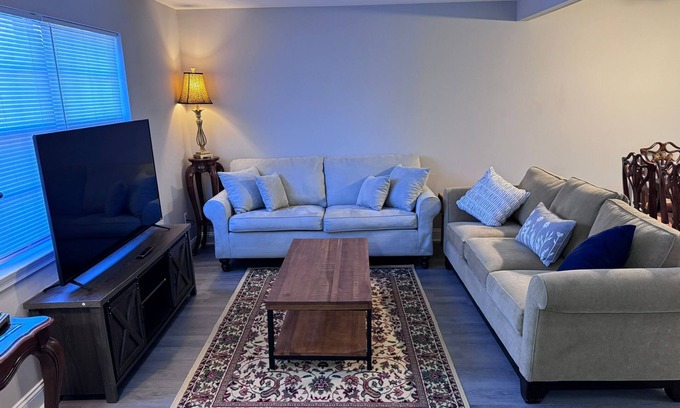 Charlotte House | 3 Bedrooms Town Home
