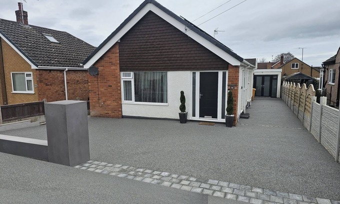 Rhyd-y-foel House | 3-Beds, Sleeps 6 Walking distance to Castle & Town