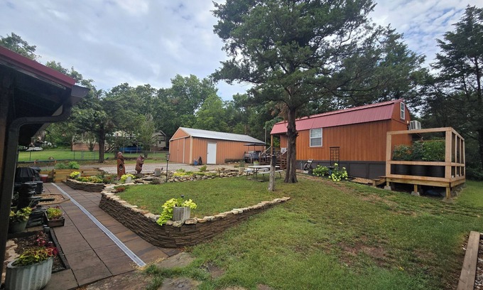 Rogers House | 3 BR, 1-1/2 BA Beaver Lake cabin and cottage with very easy access to the lake.