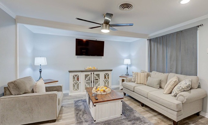 Springlake House | 3 BR/3BA- 2 King size BR and 1 double bed, suite style BR. Double BR = 2 beds.