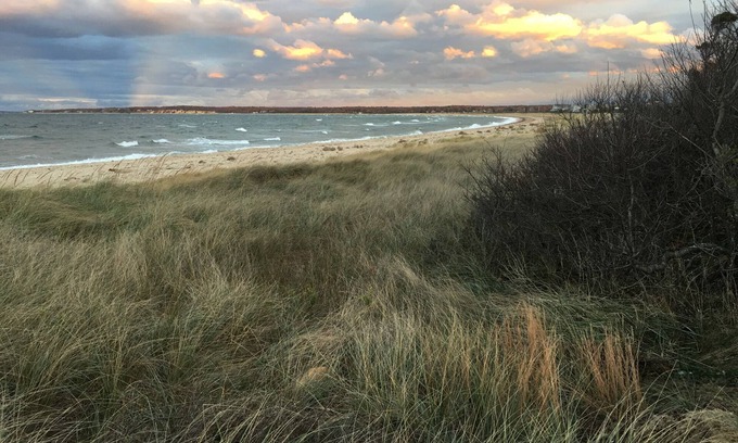 East Hampton House | 3 BR East Hampton, NW Cottage, Steps to Sammy's Beach