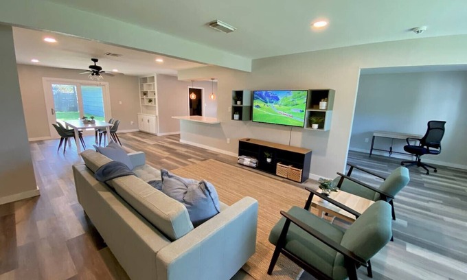 Westbury House | 3 BR Getaway Ideal for Families