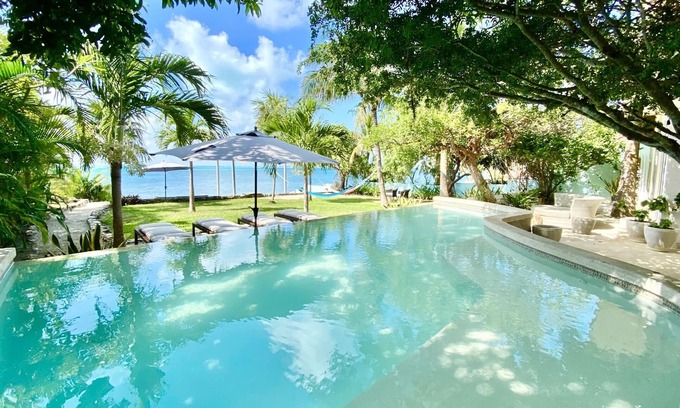 Isla Mujeres House | 3+ Br Oceanfront Newly Renovated & Ocean swimming & pool