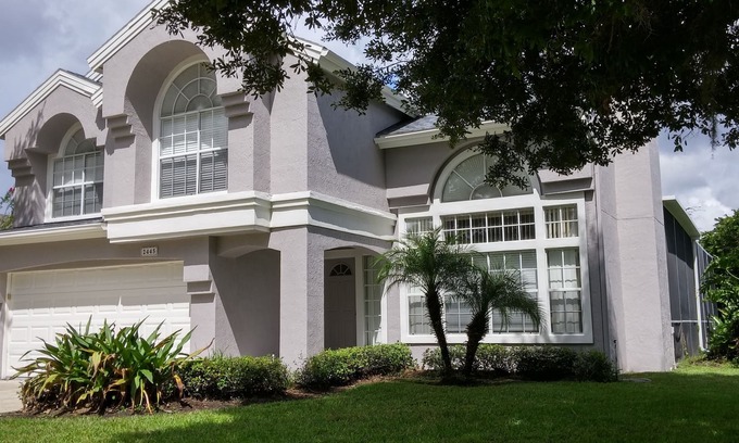 Kissimmee House | 3 BR Private Pool Home 5miles from Disney - Free Pool and Spa Heat + Gas Grill