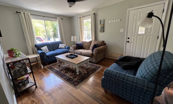 Southeast Raleigh House | 3 BR renovated home, near downtown Raleigh, privacy fenced backyard!