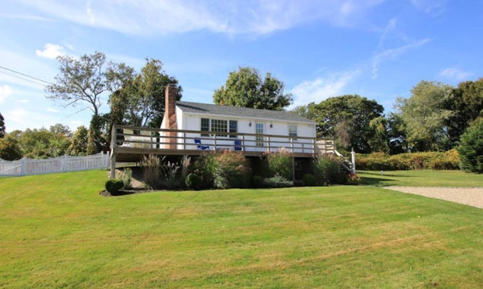 Sandwich House | 3 Clark Street - Cozy ranch with fenced in yard, pet-friendly, .3 miles to beach