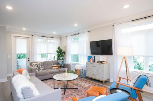 East Nashville House | 3 King Beds in Hip East Nash Home 1 Mile to DWNTN