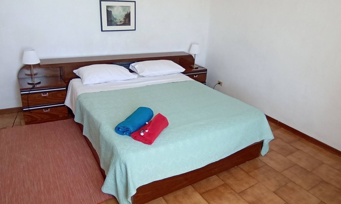 Genoa Apartment | : 3 km vom Flughaven Entfernt,1 km vom Mall Fiumara Entfernt