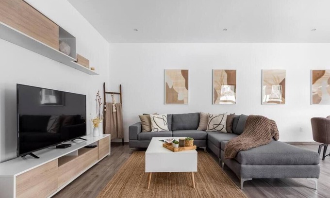 Roma Sur Apartment | 3) Manuela: Private Apartment King Size Bed Roma South