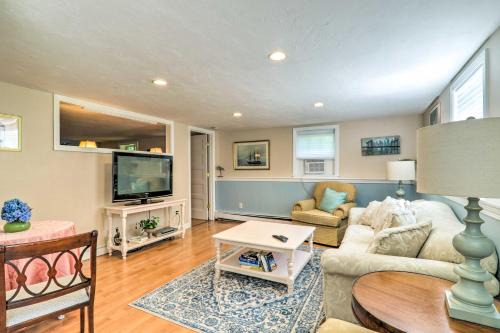 Bourne Apartment | 3 Mi to Bourne Scenic Park Quaint Cape Cod Apt