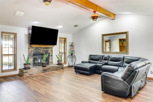 Roswell House | 3 Mi to Downtown Roswell Home with Patio and Yard