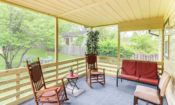Burton Street House | 3 Mi to Dtwn Asheville: Duplex w/Spacious Yard!