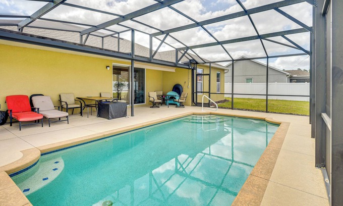 DeLand House | 3 Mi to Dtwn DeLand: Poolside Paradise!