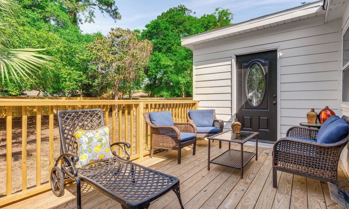 Southeast Pensacola House | 3 Mi to Dtwn Entertainment: Pensacola Family Home!