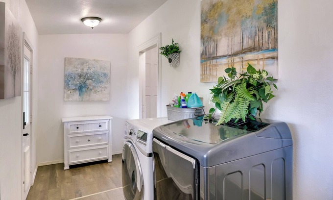 Nampa Apartment | 3 Mi to Ford Idaho Center: Scenic Nampa Getaway!