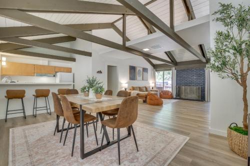 Twin Peaks House | 3 Mi to Lake Arrowhead Cabin with Furnished Deck!