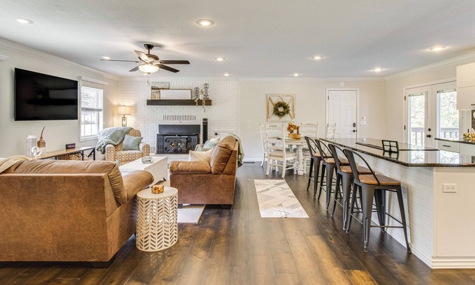 Mountain Home House | 3 Mi to Lake: House w/Fire Pit in Mountain Home!