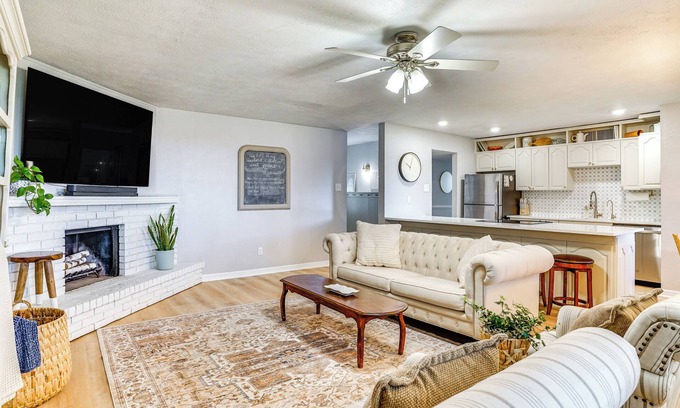 North Richland Hills House | 3 Mi to NRH2O Water Park: Home w/Furnished Patio