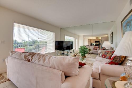 Vero Beach Apartment | 3 Mi to Ocean Riverfront Unit in Vero Beach!