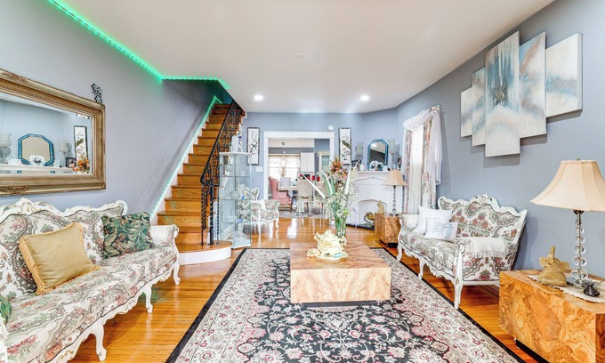 Yeadon House | 3 Mi to Penn: Pet-Friendly Townhome in Yeadon!