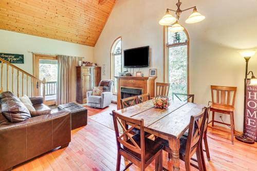 Snowshoe House | 3 Mi to Snowshoe Resort Cabin with Hot Tub
