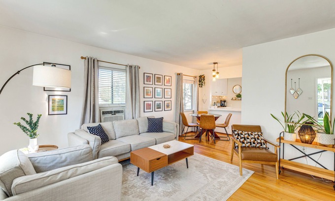 Burbank House | 3 Mi to Universal Studios: Chic Home w/Yard!