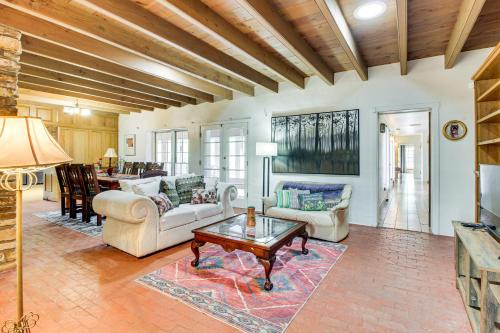 Near North Valley House | 3 Mi to Zoo and Garden ABQ Home with Heated Pool!