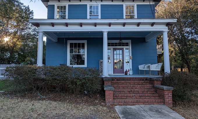Summerville House | 3 miles to the Masters Tournament in the Summerville neighborhood of Augusta!