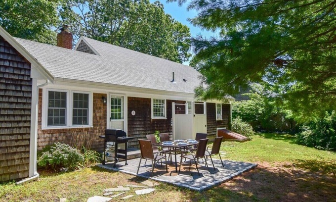 South Yarmouth House | 3 Min Walk to Beach on Long Pond!