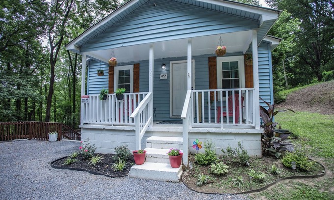 Guntersville House | 3 Minutes from local boat ramp, GREAT for fishermen or buisness