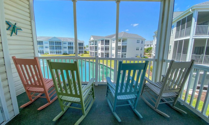 North Myrtle Beach Condo | 3 night minimum. 2 bedroom. Outdoor pool. Close to beach.