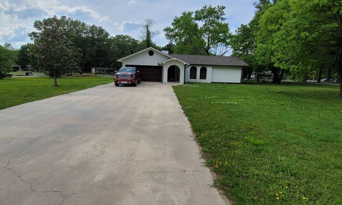 Guntersville House | 3. Privacy on Browns Valley