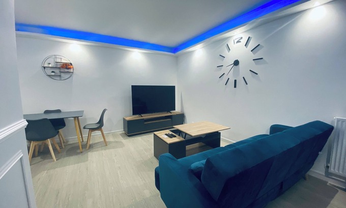 Alfortville Apartment | 3-room 63m2 apartment with free underground parking.