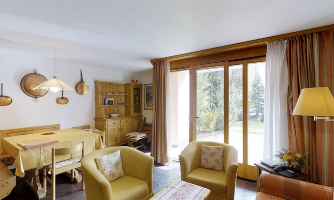 Celerina-Schlarigna Apartment | 3 - room apartment, about 70 m², on the ground floor.