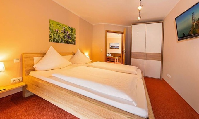Nideggen House | 3 room apartment 1 to 4 pers. - Hotel Haus Seeblick