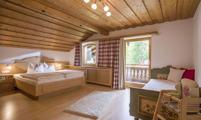 Oberaudorf Apartment | 3-room apartment with two bedrooms and two bathrooms and balcony