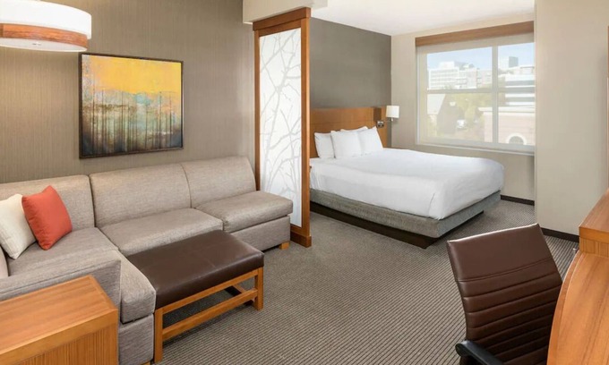 Greenville Downtown Apartment | 3 Spacious King Rooms | Onsite Gym & Pool, Steps from Peace Center & Main Street