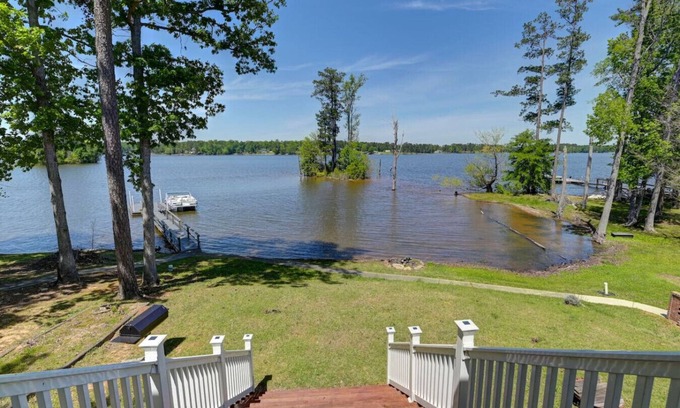 Leesville House | 3-Story at Saluda Shores | Sleeps 11