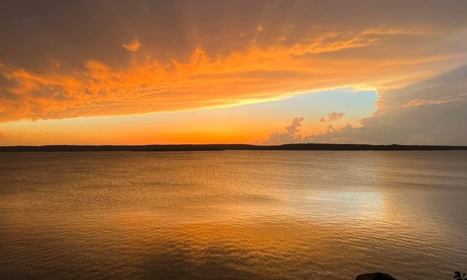 Lake Bridgeport House | 3 Story Lake house with views of lake front and back. Great for family gathering