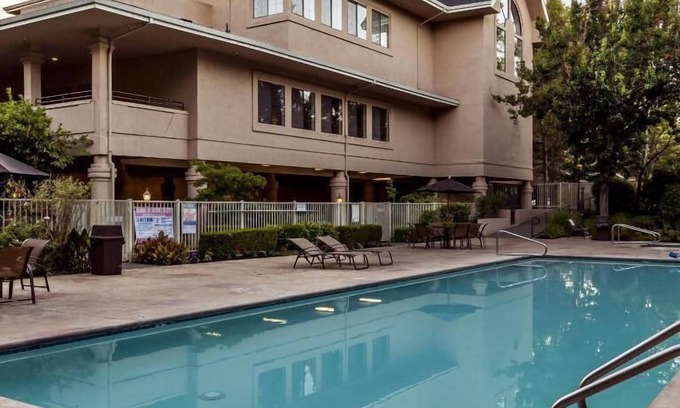 Napa Hotel | 3 Units Studios | Kitchen, Pool & Free Parking | Near Downtown Napa