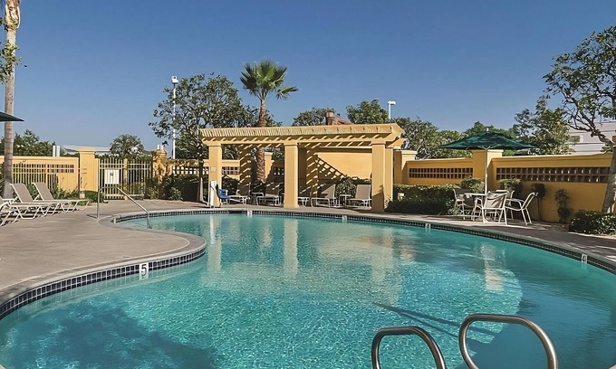 Guasti Hotel | 3 x 2 Double Beds Room at La Quinta Inn & Suites by Wyndham Ontario Airport