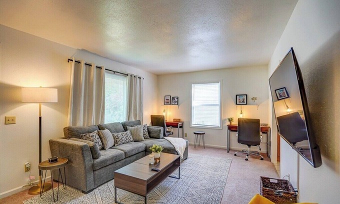 Spring Harbor House | 30 Day Minimum. Entire House. Washer/Dryer. A/C.