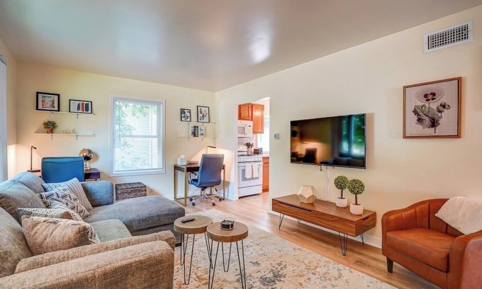 Spring Harbor House | 30 Day Minimum. Entire House, Deck, close to Hosp.
