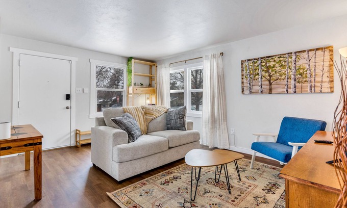 Central Colorado Springs Apartment | 30 Day Stay Comfortable Home Close to Everything