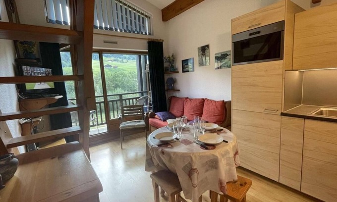 Praz-sur-Arly Apartment | 300m from ski slopes, 2nd floor, balcony, tv, ski locker, 26m², Praz sur Arly
