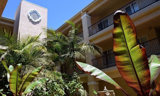 Downtown Condo | 303 Casa Bella: 2 BR, 2 BA Condominium in Pismo Beach, Sleeps 6