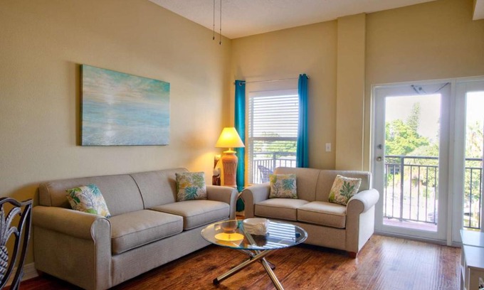 Madeira Beach House | 305 - Madeira Bay Resort