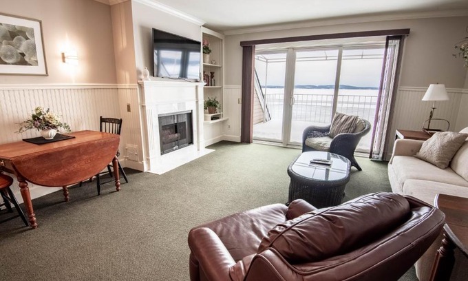 Boyne City House | 309 Water Street Inn