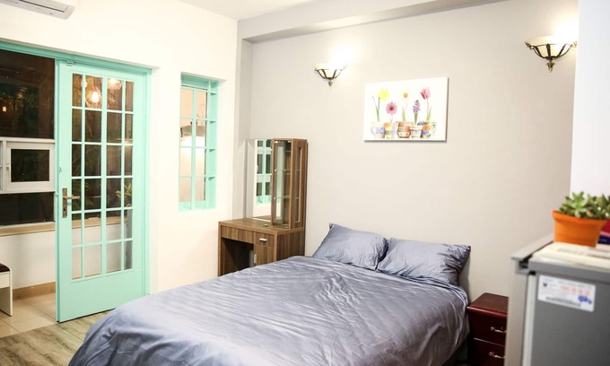 Downtown Ho Chi Minh City House | 30m2 Private, Bright Studio + Balcony - 1 min walk to Ben Thanh Market